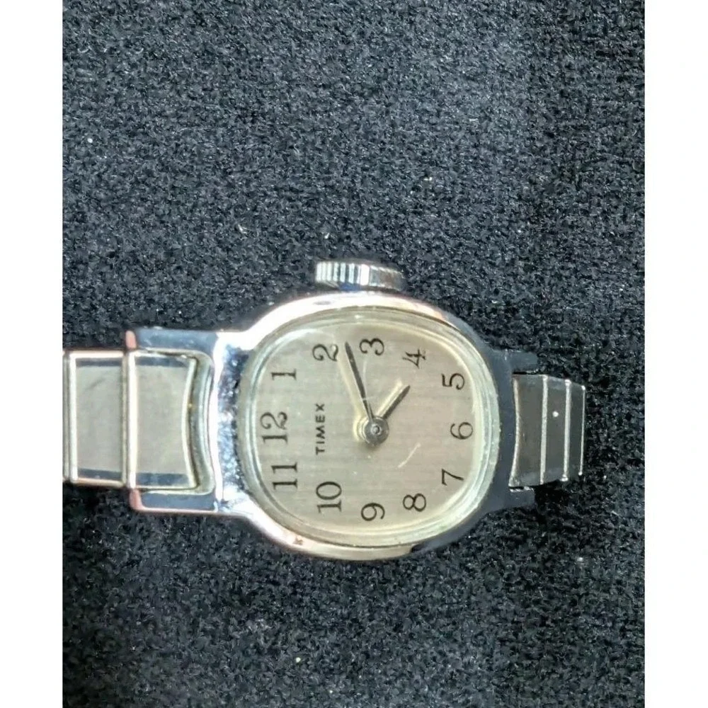 Women's Watch Lot Silver/Gold Toned (Lot of 5) Timex Relic Vivani Dainty Watches
